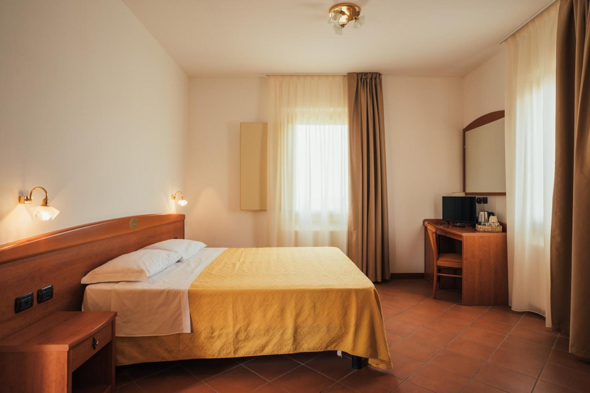 Albergo Cane Dozza Extérieur photo