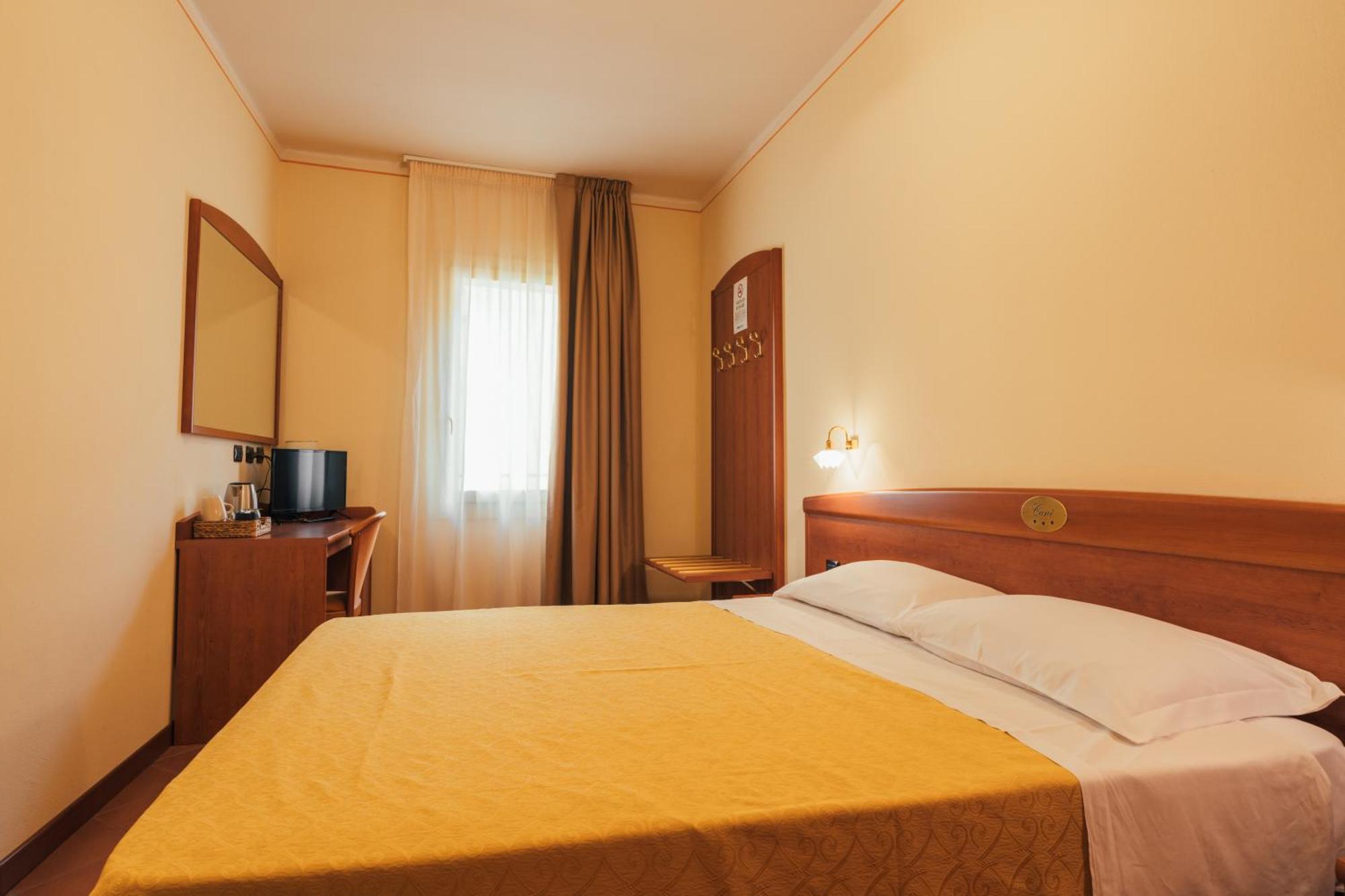 Albergo Cane Dozza Extérieur photo